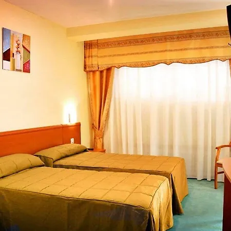 Otel Vinas 2*